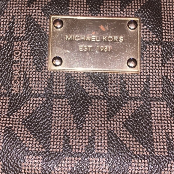 Michael Kors long wallet - Picture 6 of 11